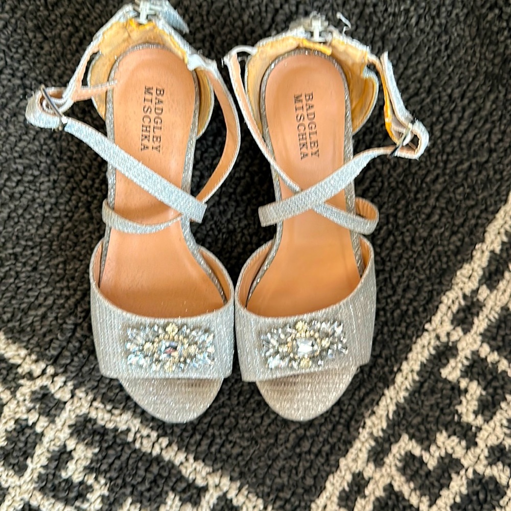 Girls Badgley Mishka Silver Dress Shoe. Size 1. Worn twice. Smoke free home
